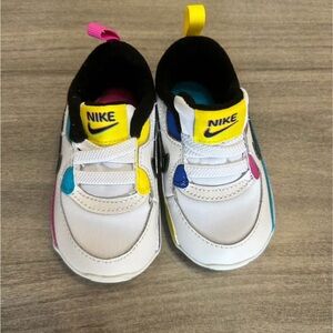 Nike White and Yellow Sneakers with Velcro Closure